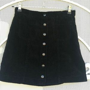 Highwaisted black suede material skirt